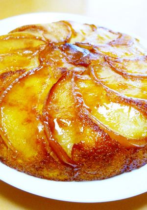 A picture of For Halloween! Apple and Kabocha Squash Cake.