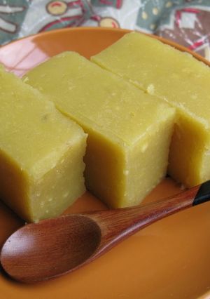A picture of Sweet Potato Yokan Hardened with Gelatin.