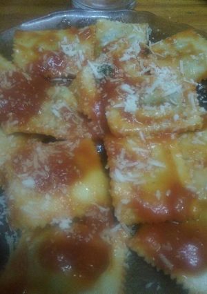 Una foto de Ravioles de mozzarella, jamón y acelga #masaeconomica