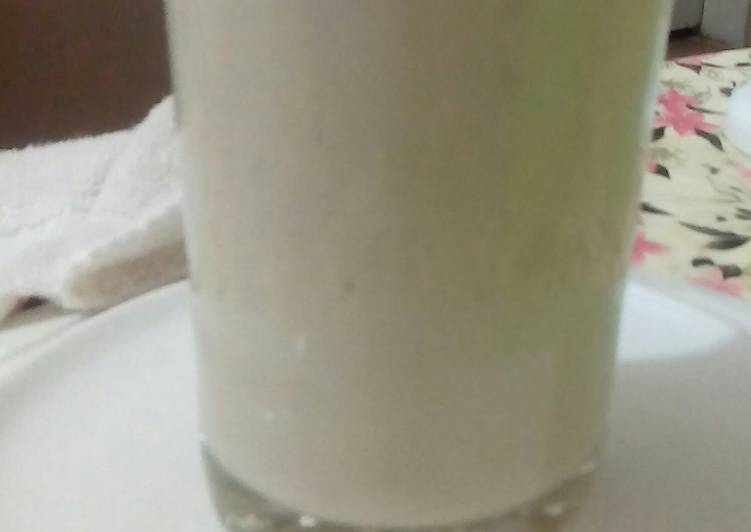 Recipe of Appetizing Banana Smoothie