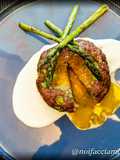 Hamburger con Asparagi e Tuorlo Liquido