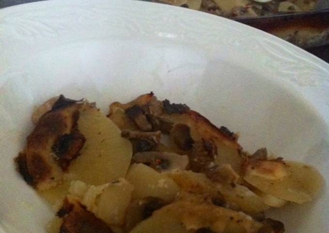 Potato and mushroom gratin