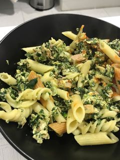 Una foto de Pasta con revuelto