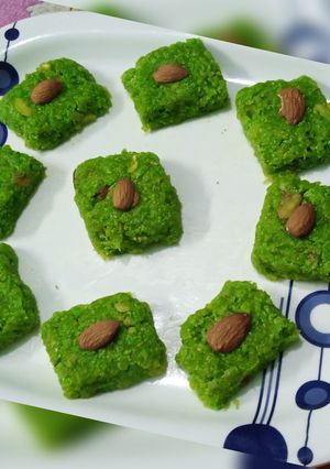 लौकी की मिठाई (Lauki ki mithai recipe in Hindi) रेसिपी मुख्य फोटो