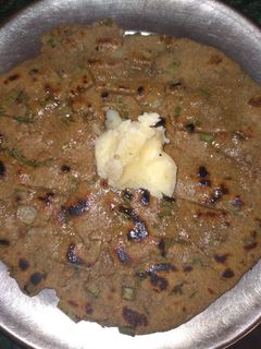 बाजरे की मसाला रोटी (सिन्धी स्पेशल)(sindhi special bajre k masale ki roti recipe in hindi) रेसिपी मुख्य फोटो