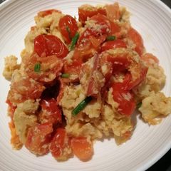 Scrambled Eggs w/ Tomato A picture of Scrambled Eggs w/ Tomato.