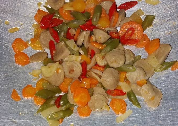 Resep Tumis buncis wortel bakso oleh Nuri Arleo - Cookpad