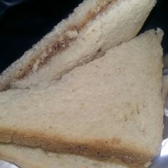 A picture of Cinnamon cream sandwich.