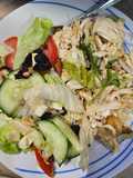 Pechuga de pollo al horno y ensalada