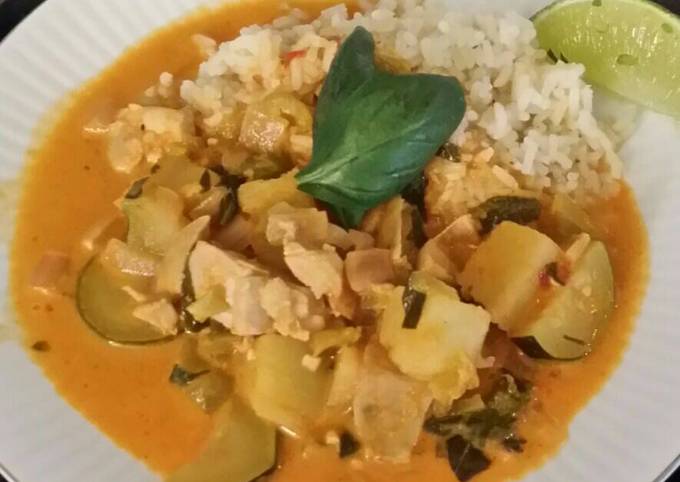 Brad's chicken in red thai curry