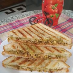 A picture of Moong sprout grilled sandwitch.