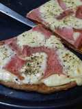 Pizza con harina integral jamón cocido y queso