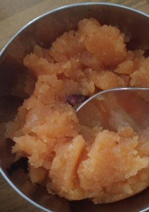 A picture of Rava kesari bath.