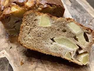 Cake moelleux aux pommes à la farine de châtaigne