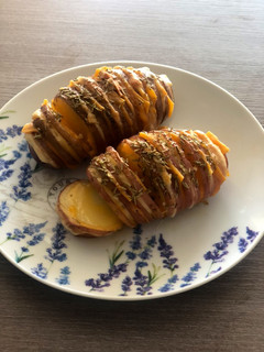 Una foto de Papas Hasselback