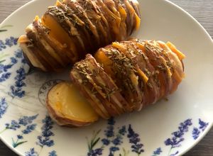 Una foto de Papas Hasselback
