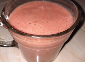 Foto resep Jus Diet Segarr (Pisang Mix tomat & Strawberry tanpa Gula)