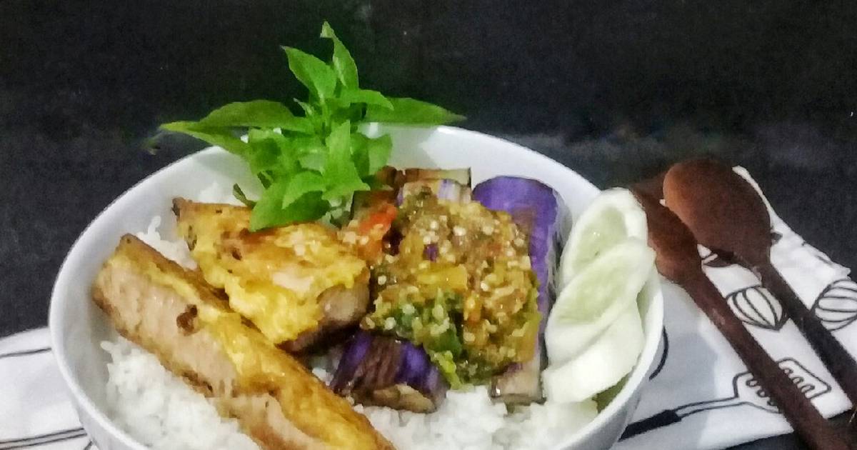 Resep Indonesian Rice Bowl (dengan tuna, terong dan sambal) oleh farida