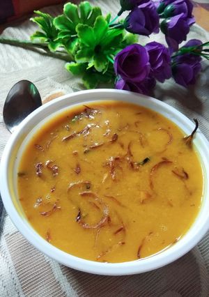 A picture of Masale wali daal.
