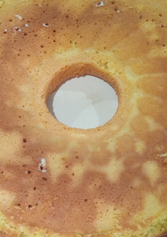 Una foto de Pan/Pastel de elote con salsa de rompope 🍞🌽
