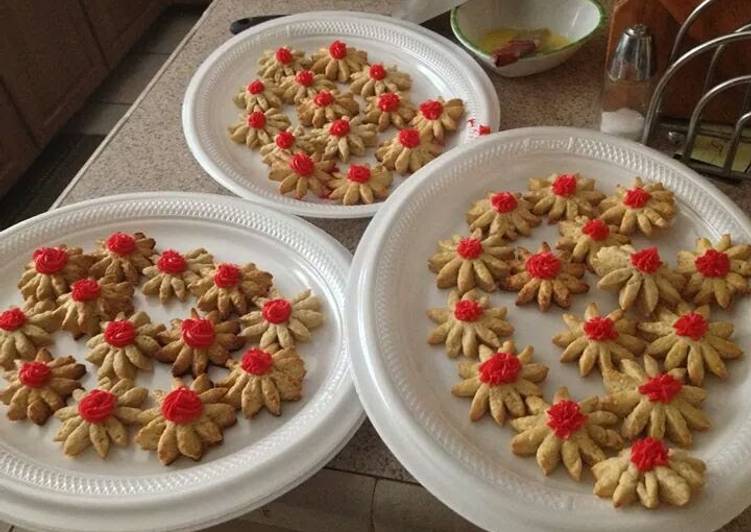 Recipe of Any-night-of-the-week Easy cutty buddy cookies