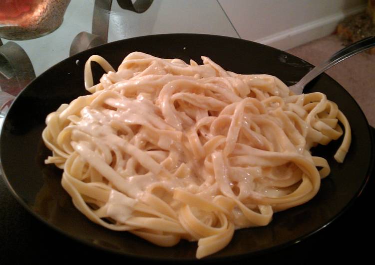 Recipe of Perfect Alfredo Sauce.