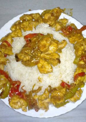 صورة لوصفة رز مع شيش بصلصة