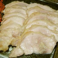 A picture of Chicken Breast + Shio-Koji + Olive Oil Cooked in the Microwave.