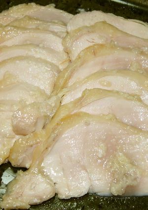 A picture of Chicken Breast + Shio-Koji + Olive Oil Cooked in the Microwave.