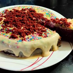 A picture of Red Velvet Drip Cake.