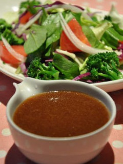 A picture of Salad Dressing.