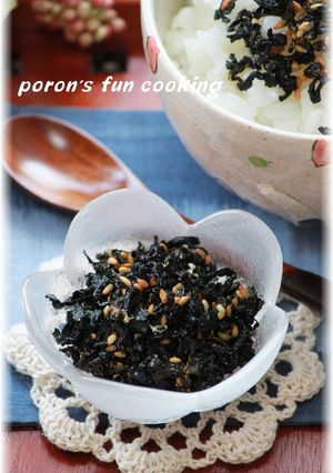 A picture of Crunchy Tsukudani-style Furikake Rice Seasoning.