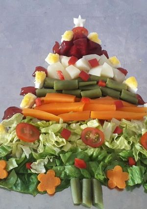 Una foto de Ensalada navideña