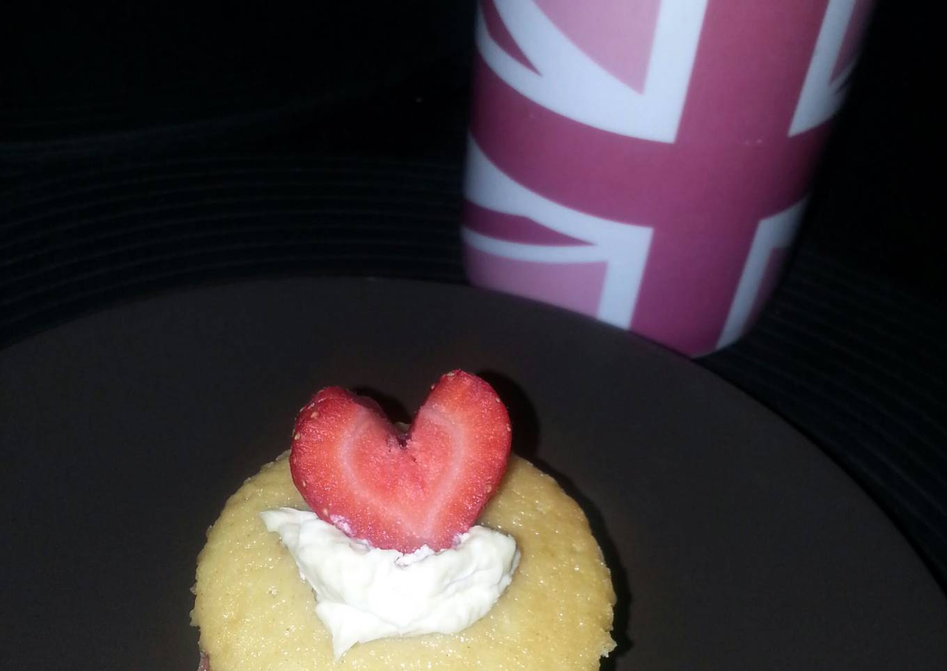 Valentine Vicky Sponge Cupcakes