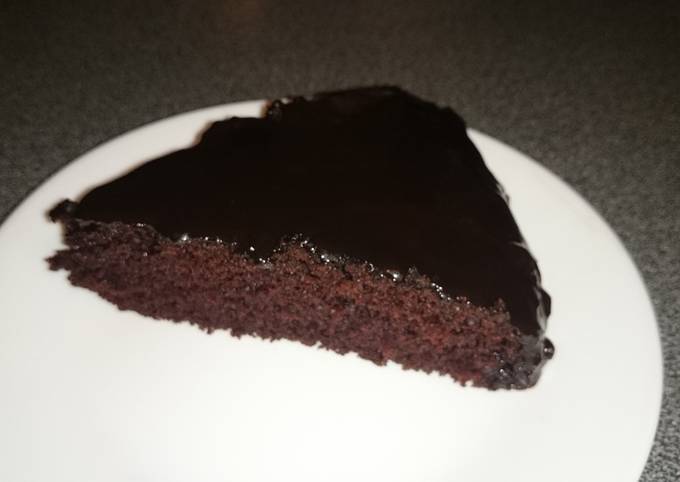 vegan chocolate cake recipe main photo