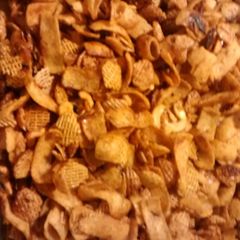 A picture of TL's Zesty Snack Mix.