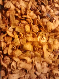 A picture of TL's Zesty Snack Mix.