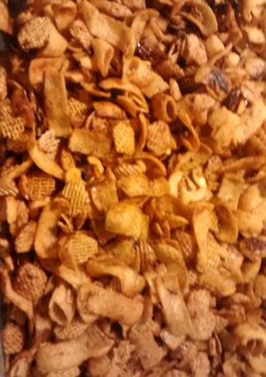 A picture of TL's Zesty Snack Mix.
