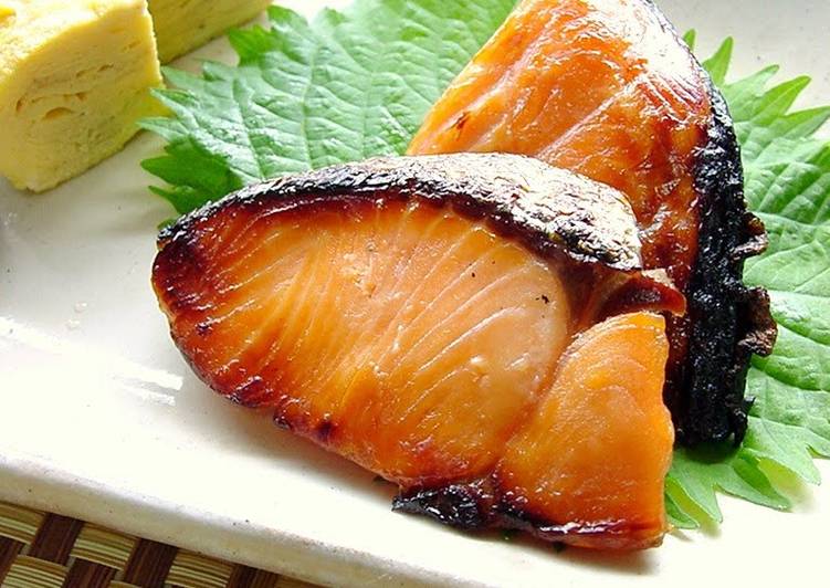 Recipe of Ultimate Lightly-Salted Salmon in Mirin Marinade