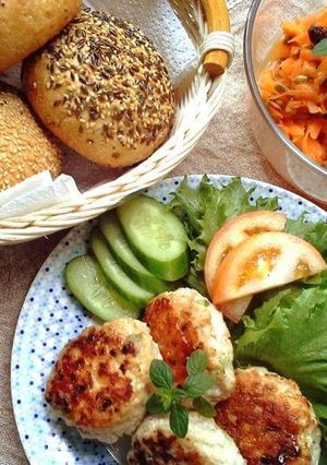 A picture of Chicken & Tofu patties.