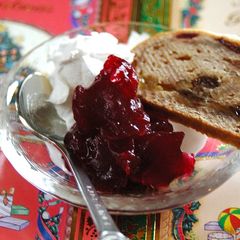 A picture of Easy Cranberry Sauce.