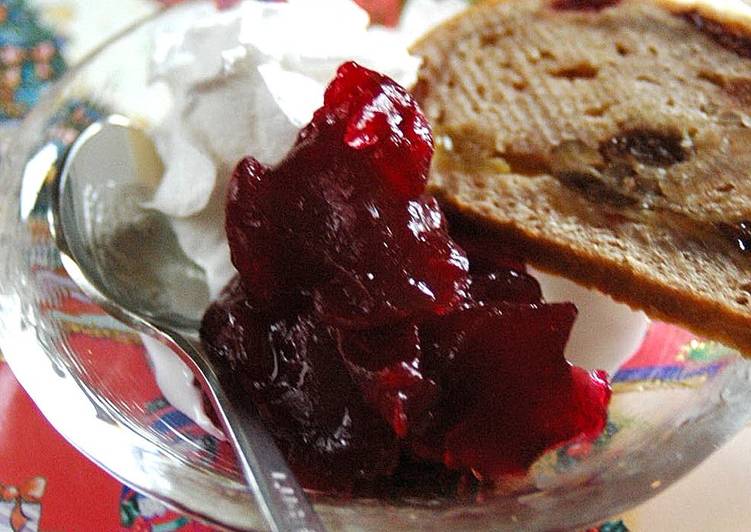 How to Prepare Speedy Easy Cranberry Sauce