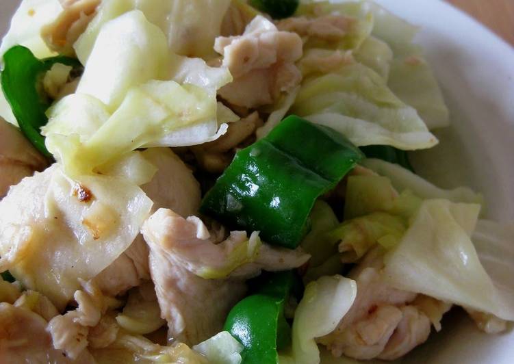 Simple Way to Prepare Homemade Stir-fried Chicken Breast and Cabbage
