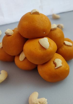A picture of Besan Ke Ladoo.