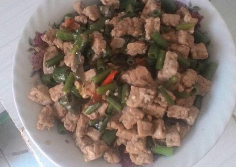 Resep Tumis tempe kembang brambang cabe ijo yang Bikin Ngiler