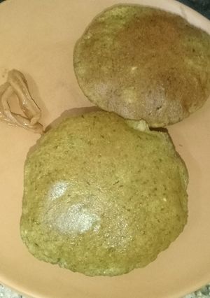 बथुआ पूड़ी (Bathua Puri recipe in hindi) रेसिपी मुख्य फोटो