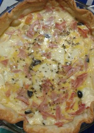 Una foto de Tarta de jamón y queso fácil