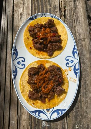 Una foto de Tacos con recortes de solomillo