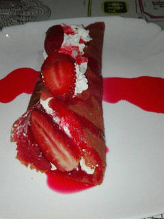 Una foto de Crepes de fresa naturales