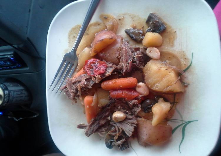 Recipe of Speedy Crockpot Beef and Potatoes